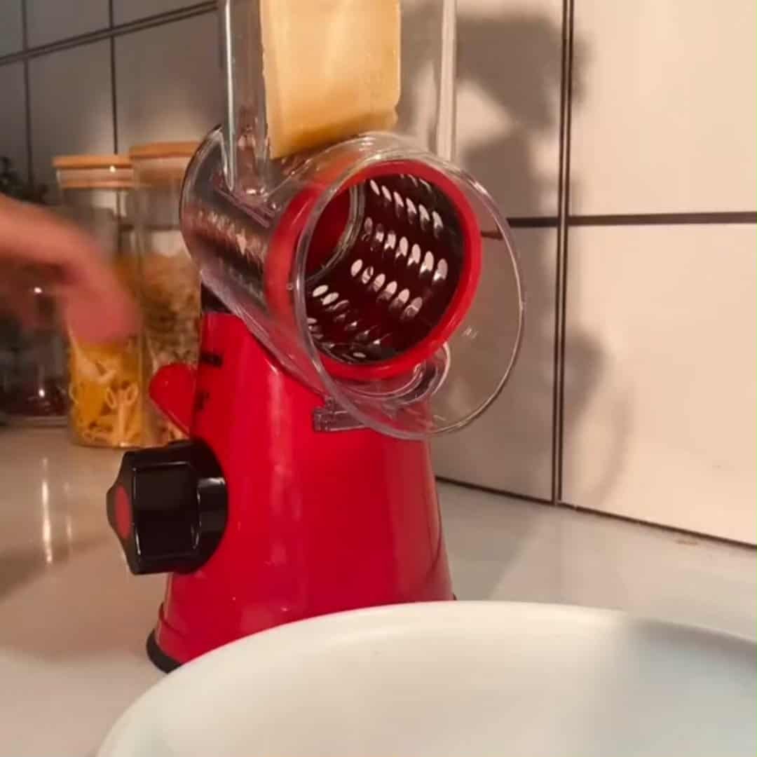 Read more about the article Geedel Rotary Cheese Grater